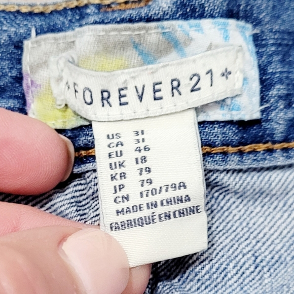 Y2K Forever 21 distressed 100% Cotton denim jean shorts size 31 - Picture 7 of 9